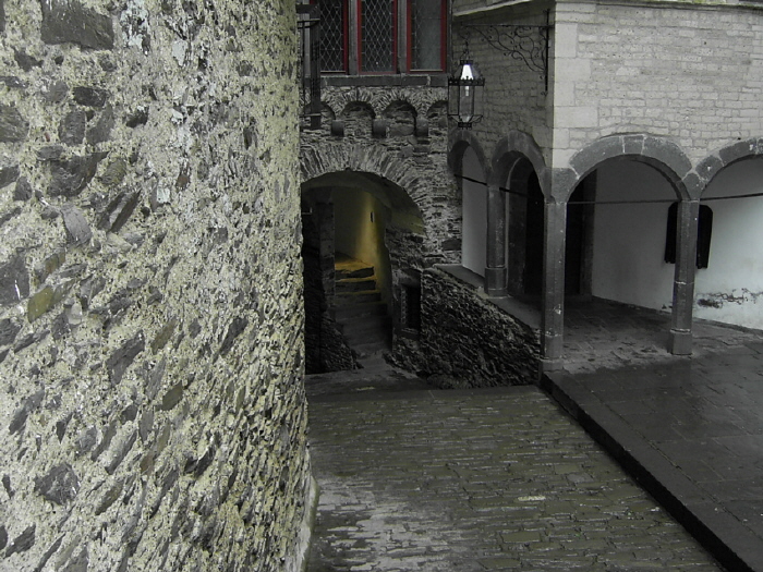 Burg_Elz03