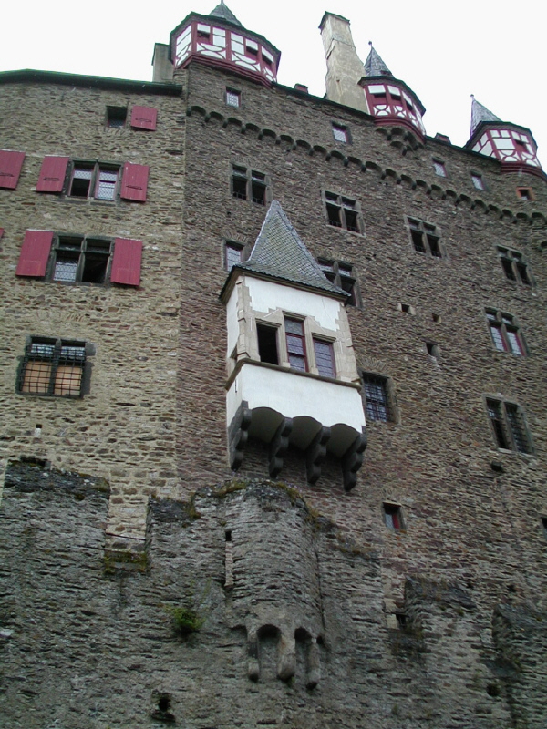 Burg_Elz05