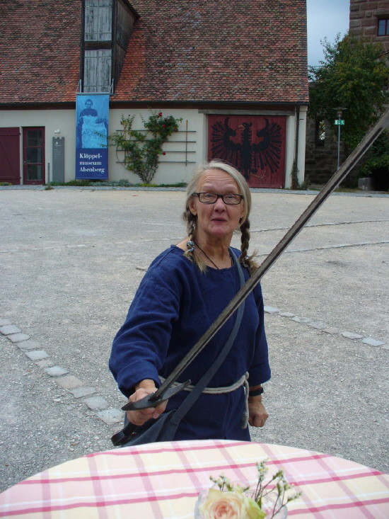 f08